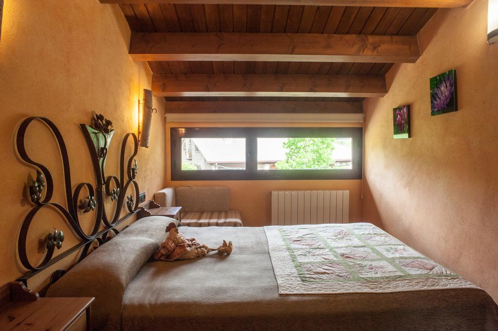 Mas La Riera Guest House Campdevánol Cameră foto